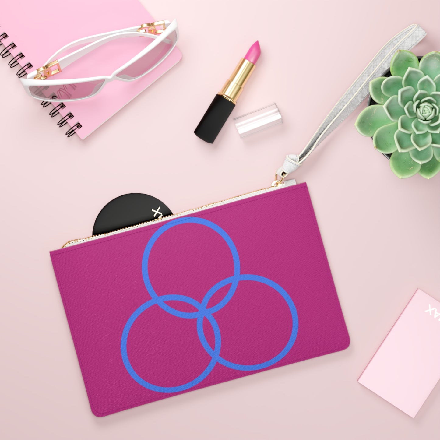 Chic Designer Clutch Bag with Interlocking Circles - Stylish Pink Accessory for Every Occasion